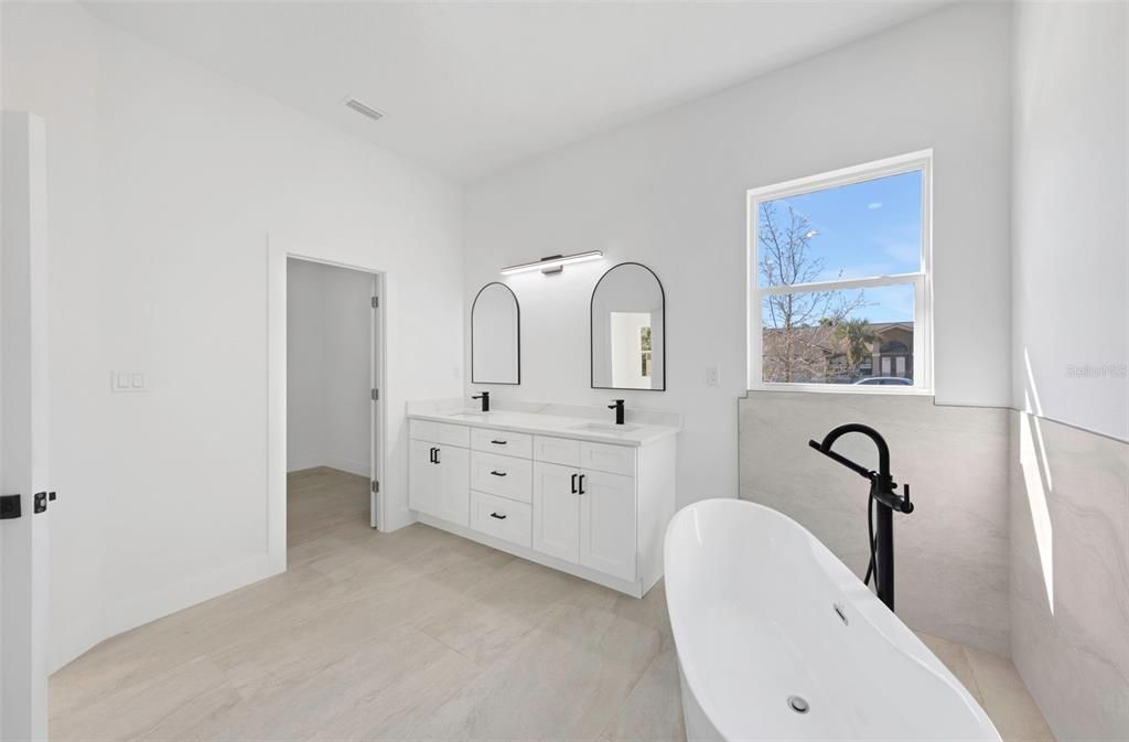 На продажу: $399,995 (3 спален, 3 ванн, 2057 Квадратных фут)