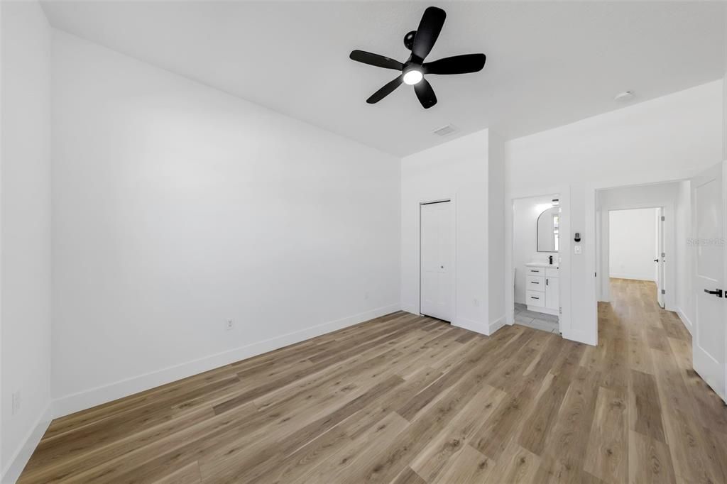 На продажу: $399,995 (3 спален, 3 ванн, 2057 Квадратных фут)