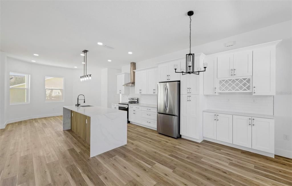 На продажу: $399,995 (3 спален, 3 ванн, 2057 Квадратных фут)