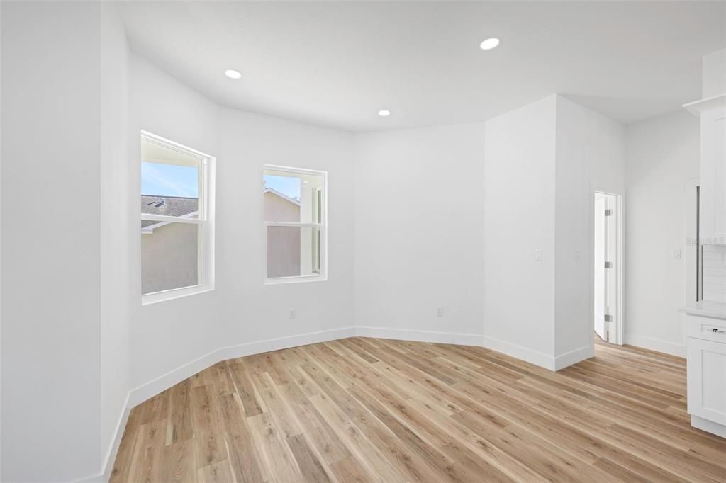 На продажу: $399,995 (3 спален, 3 ванн, 2057 Квадратных фут)