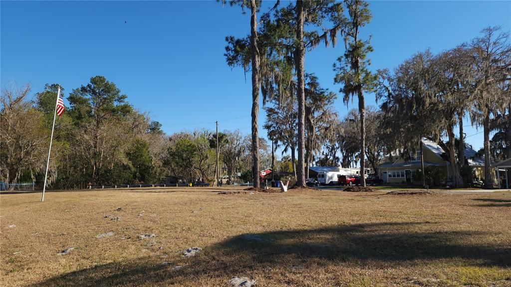 待售: $135,000 (0.33 acres)