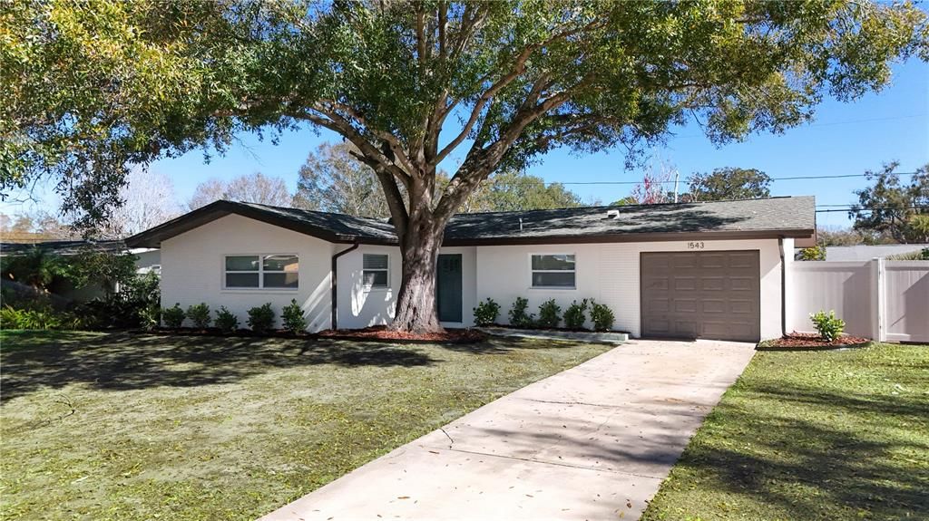 Recently Sold: $419,000 (3 beds, 2 baths, 1294 Square Feet)