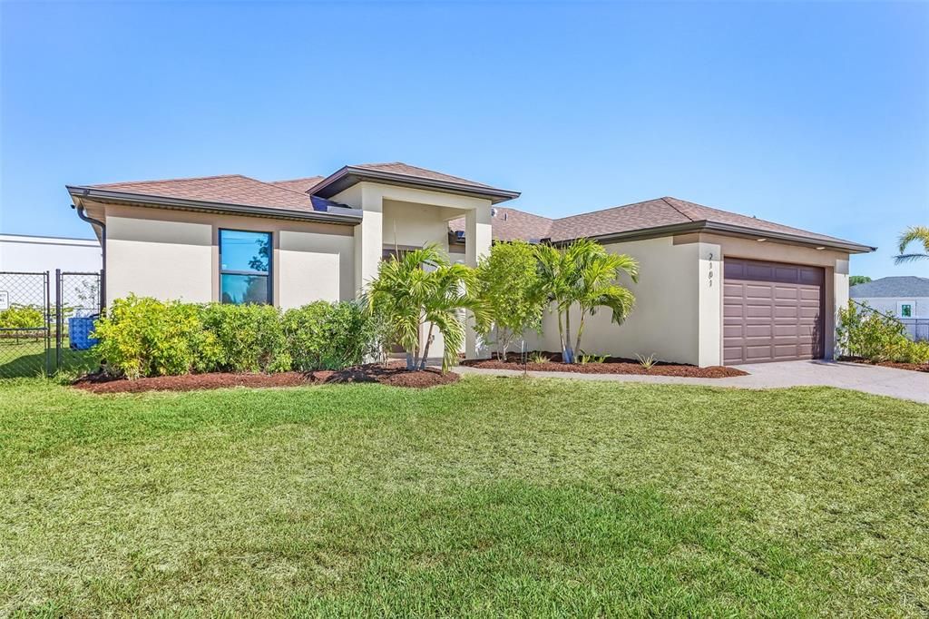 Activo con contrato: $389,900 (4 camas, 2 baños, 1696 Pies cuadrados)