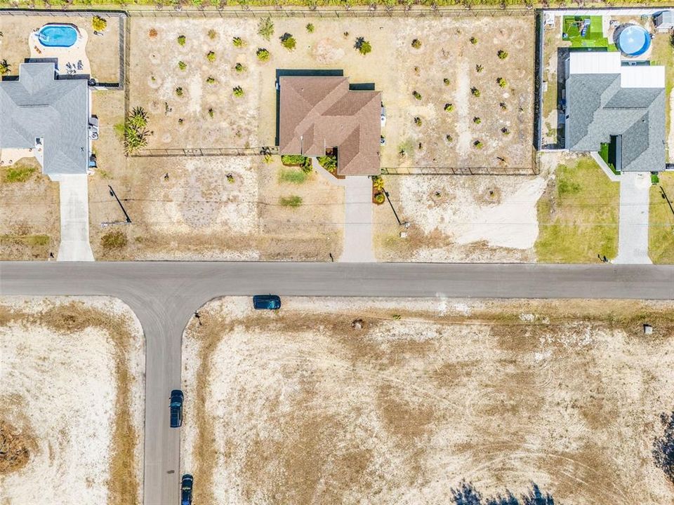 Activo con contrato: $389,900 (4 camas, 2 baños, 1696 Pies cuadrados)