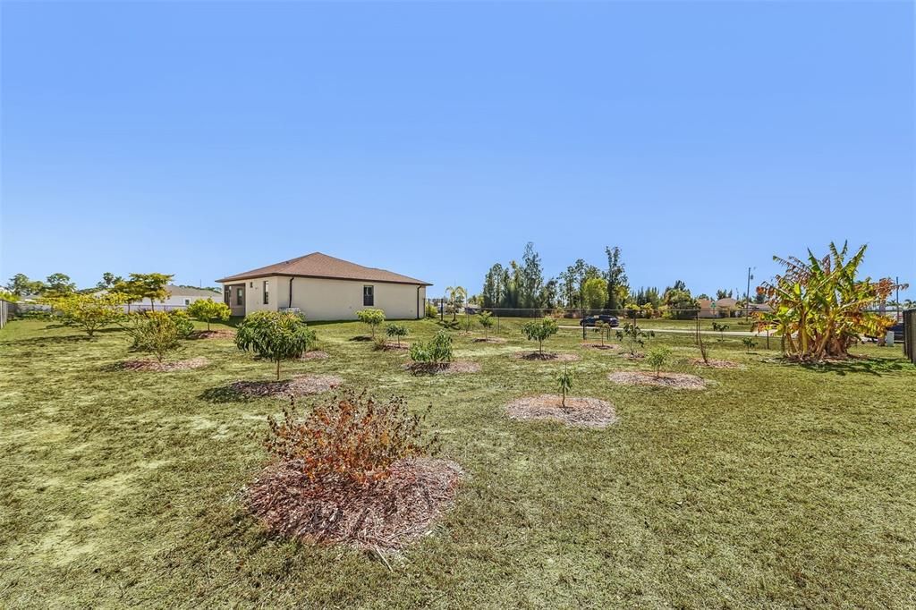 Activo con contrato: $389,900 (4 camas, 2 baños, 1696 Pies cuadrados)
