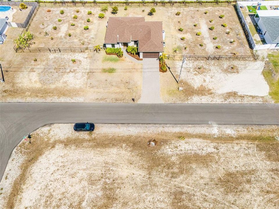 Activo con contrato: $389,900 (4 camas, 2 baños, 1696 Pies cuadrados)