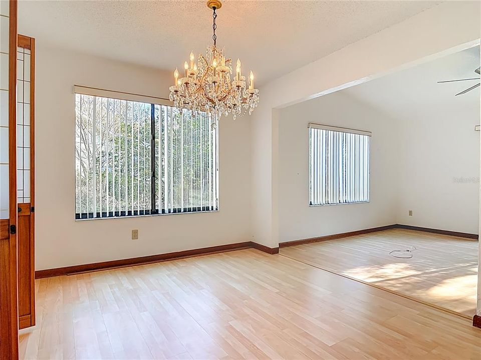 На продажу: $279,900 (3 спален, 2 ванн, 1550 Квадратных фут)