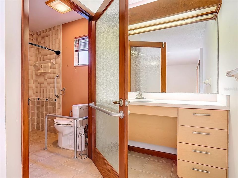 На продажу: $279,900 (3 спален, 2 ванн, 1550 Квадратных фут)