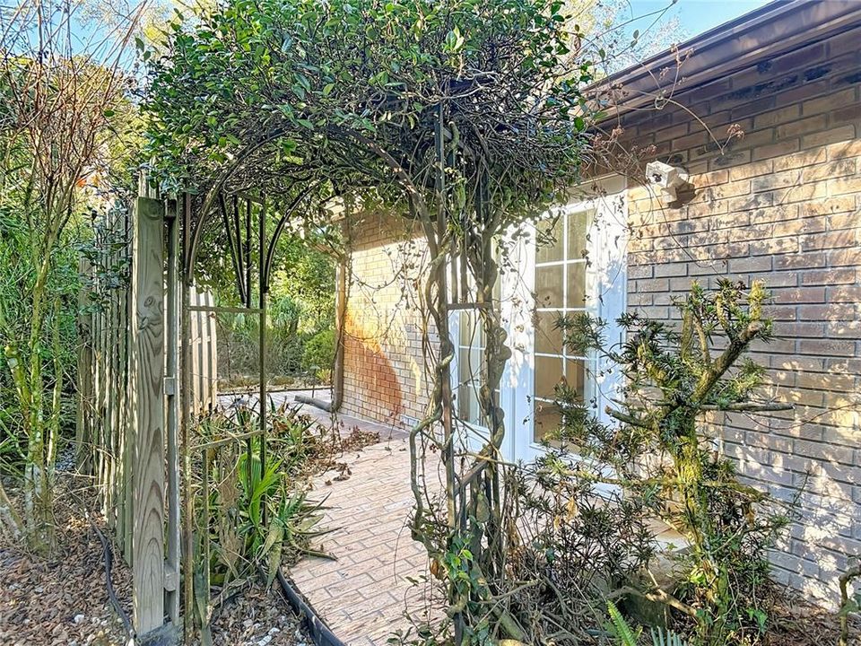 На продажу: $279,900 (3 спален, 2 ванн, 1550 Квадратных фут)