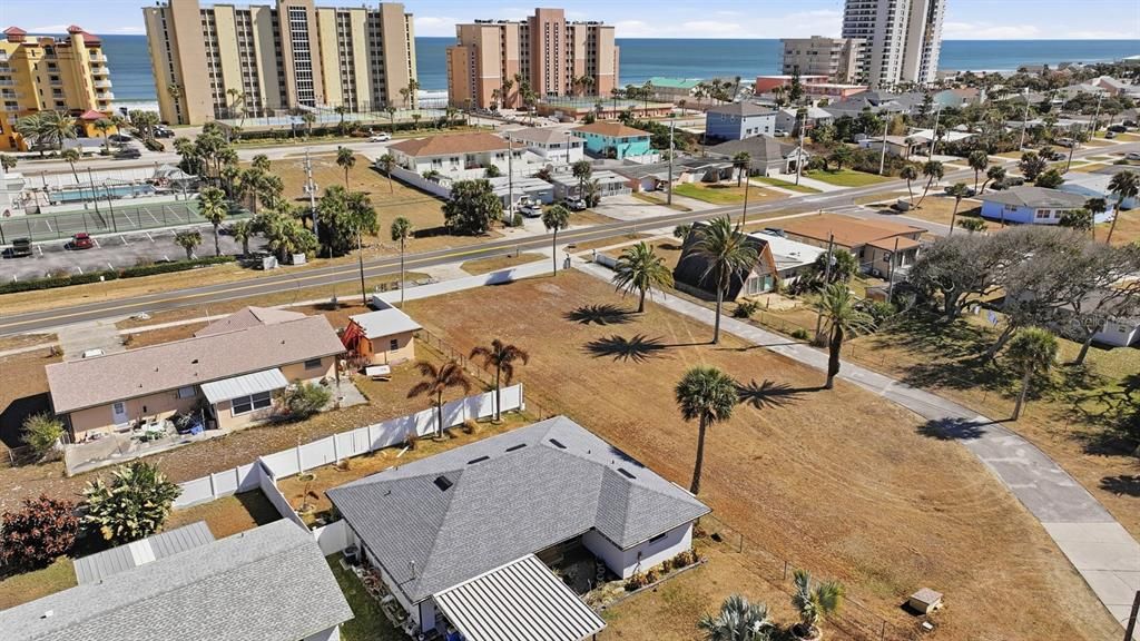 En Venta: $350,000 (0.23 acres)