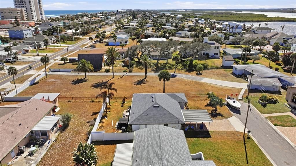 En Venta: $350,000 (0.23 acres)