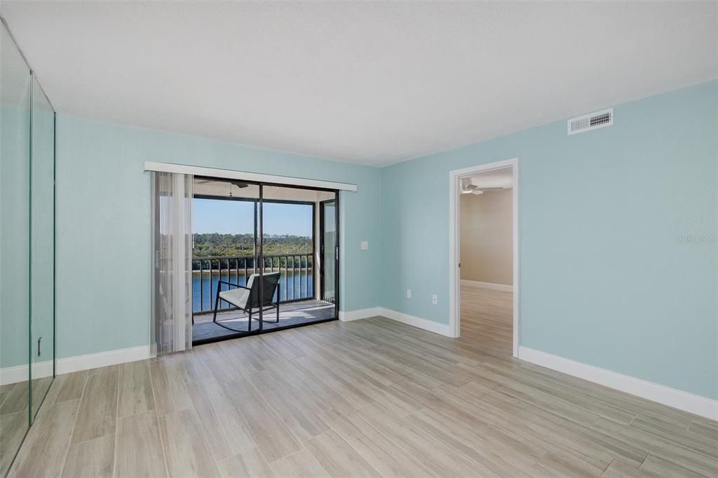 For Sale: $339,000 (2 beds, 2 baths, 1025 Square Feet)