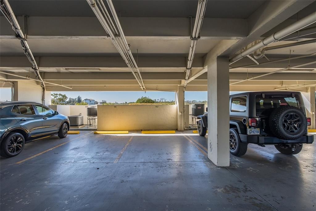 For Sale: $339,000 (2 beds, 2 baths, 1025 Square Feet)