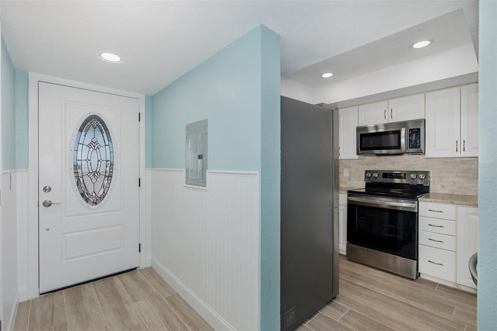 For Sale: $339,000 (2 beds, 2 baths, 1025 Square Feet)