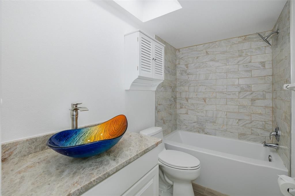 For Sale: $339,000 (2 beds, 2 baths, 1025 Square Feet)