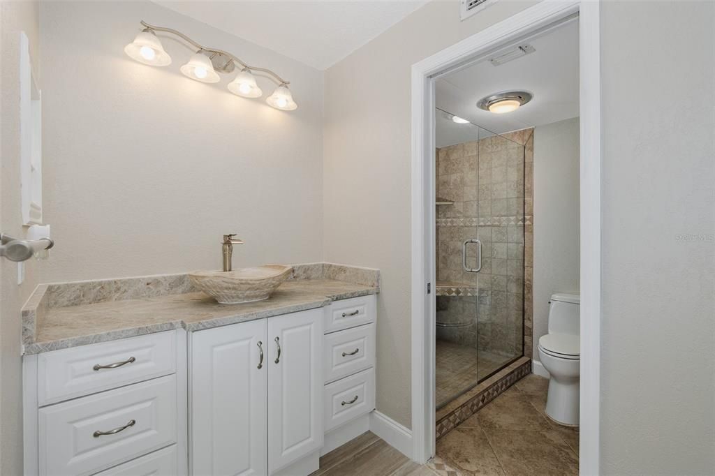 For Sale: $339,000 (2 beds, 2 baths, 1025 Square Feet)