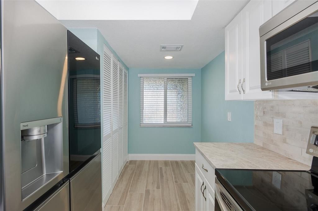 For Sale: $339,000 (2 beds, 2 baths, 1025 Square Feet)