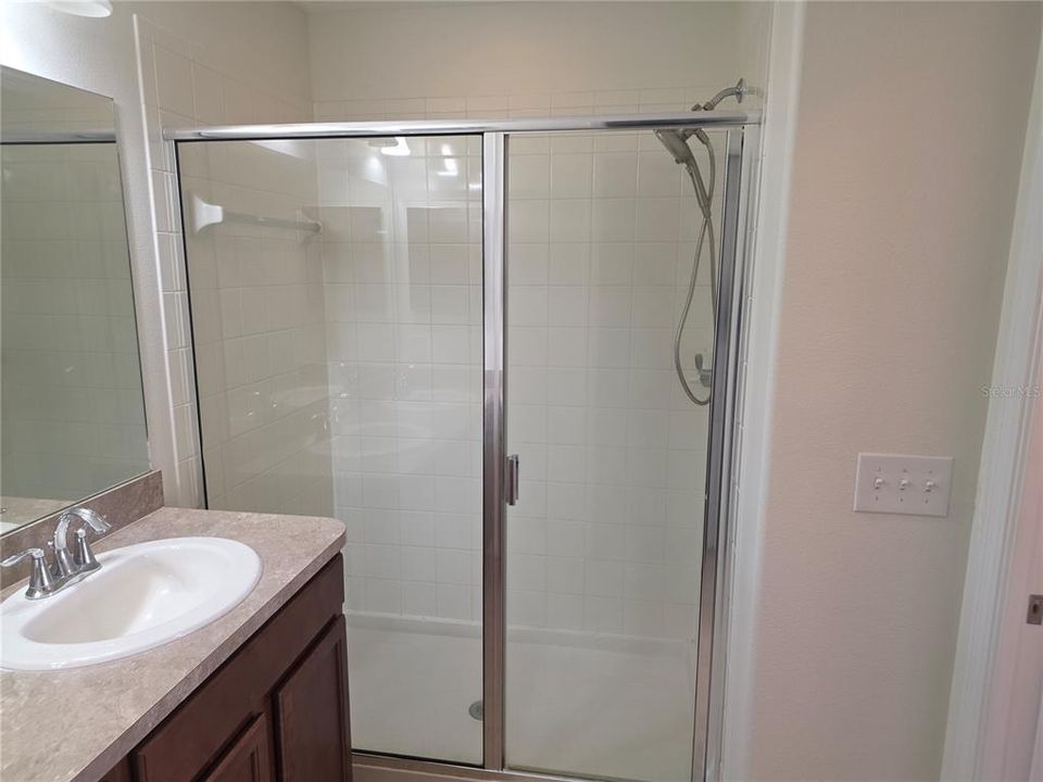 Под контрактом: $1,999 (2 спален, 2 ванн, 1644 Квадратных фут)