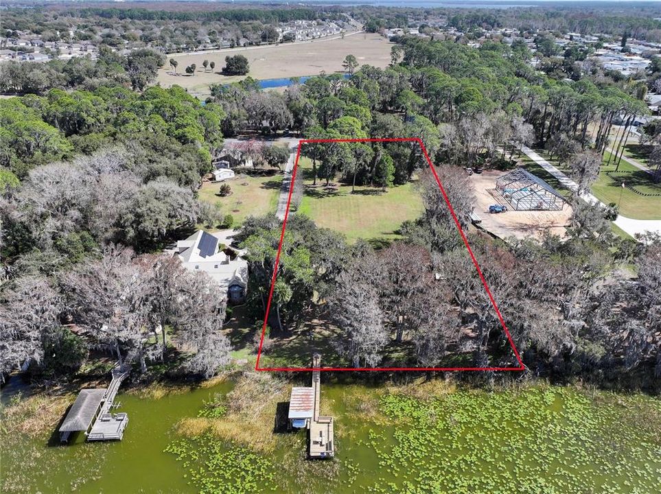 En Venta: $979,000 (2.79 acres)