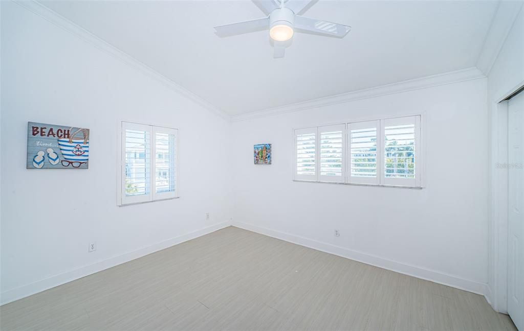 For Sale: $850,000 (2 beds, 3 baths, 1450 Square Feet)