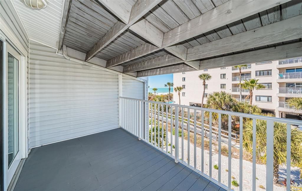 For Sale: $850,000 (2 beds, 3 baths, 1450 Square Feet)