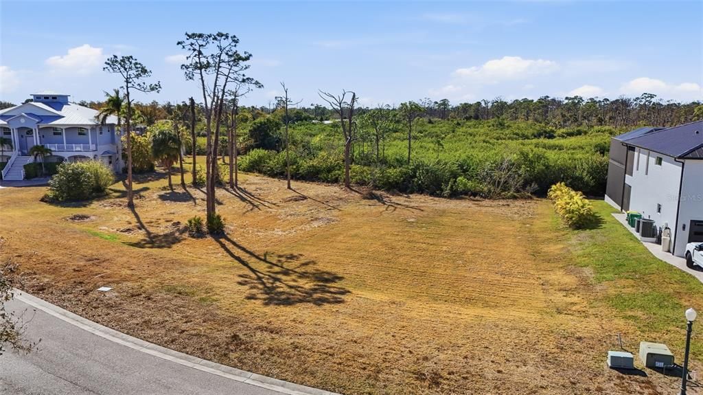 En Venta: $150,000 (0.81 acres)