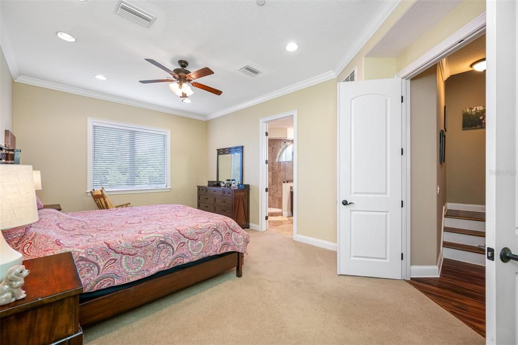 En Venta: $499,900 (3 camas, 2 baños, 2700 Pies cuadrados)