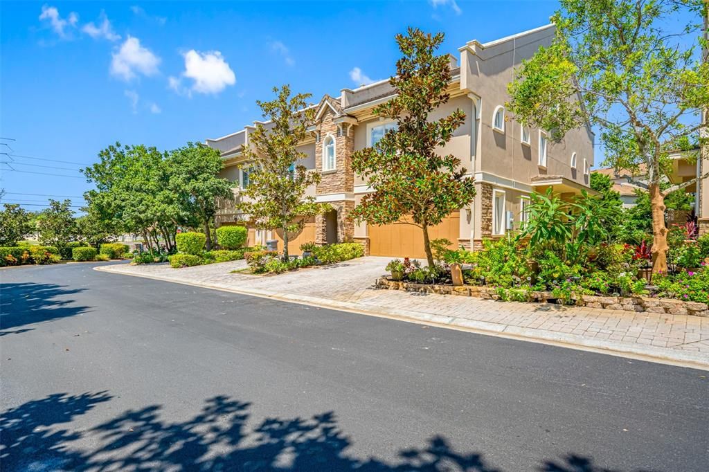 En Venta: $499,900 (3 camas, 2 baños, 2700 Pies cuadrados)