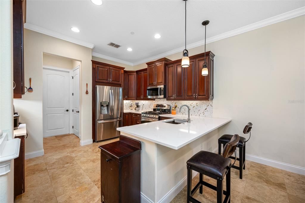 En Venta: $499,900 (3 camas, 2 baños, 2700 Pies cuadrados)