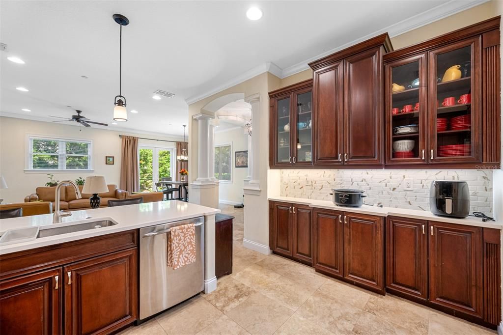 En Venta: $499,900 (3 camas, 2 baños, 2700 Pies cuadrados)
