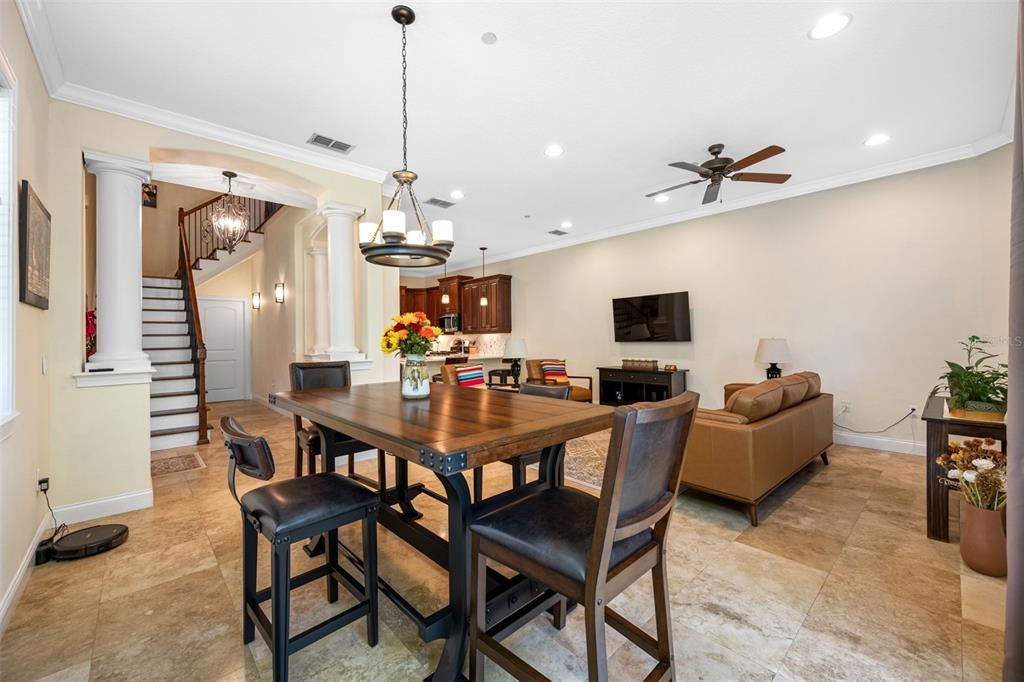 En Venta: $499,900 (3 camas, 2 baños, 2700 Pies cuadrados)