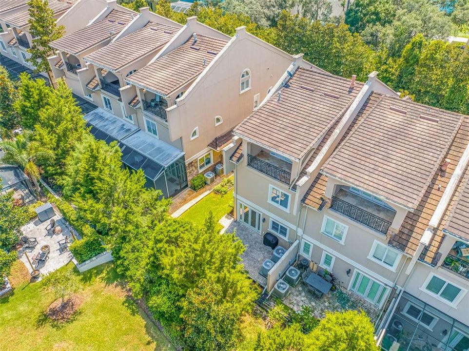 Под контрактом: $489,900 (3 спален, 2 ванн, 2700 Квадратных фут)