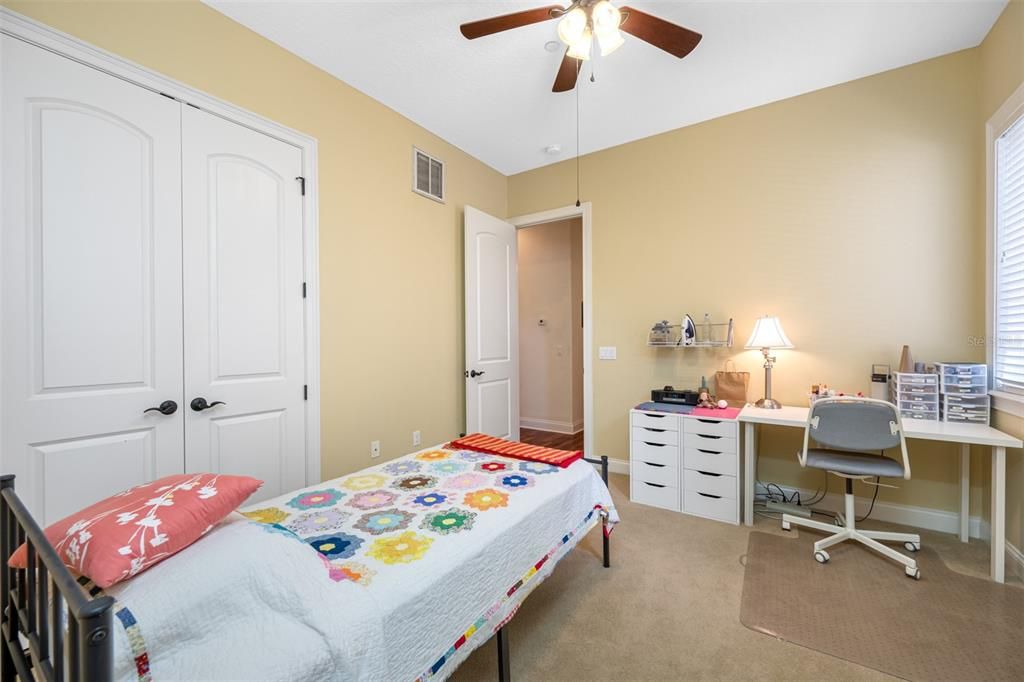 En Venta: $499,900 (3 camas, 2 baños, 2700 Pies cuadrados)