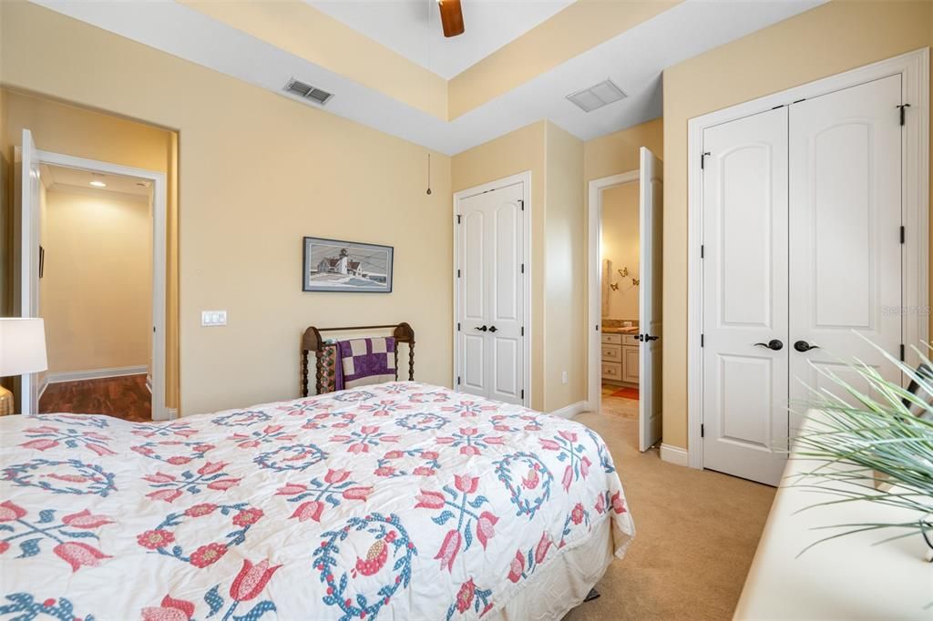 En Venta: $499,900 (3 camas, 2 baños, 2700 Pies cuadrados)