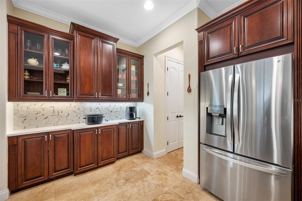 En Venta: $499,900 (3 camas, 2 baños, 2700 Pies cuadrados)