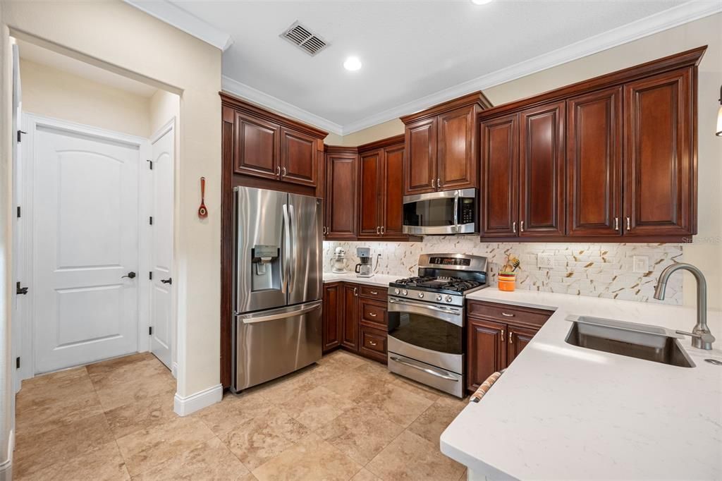 En Venta: $499,900 (3 camas, 2 baños, 2700 Pies cuadrados)
