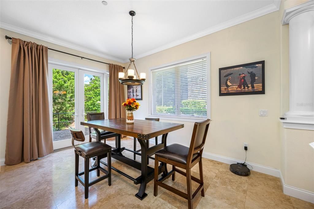 En Venta: $499,900 (3 camas, 2 baños, 2700 Pies cuadrados)