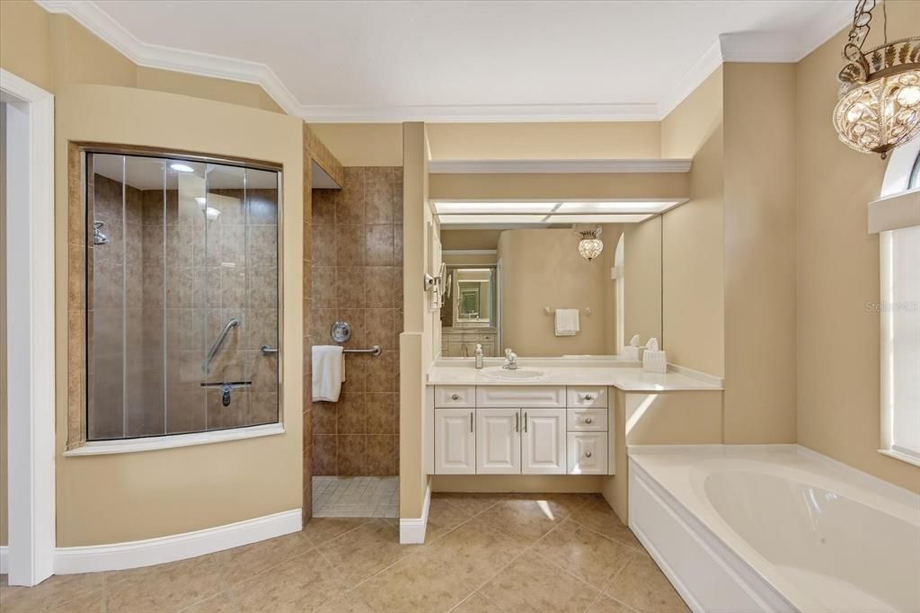 For Sale: $1,999,000 (4 beds, 3 baths, 3678 Square Feet)