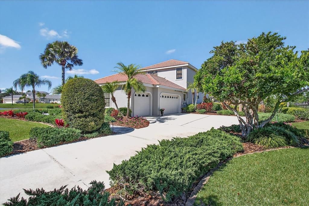 For Sale: $1,999,000 (4 beds, 3 baths, 3678 Square Feet)
