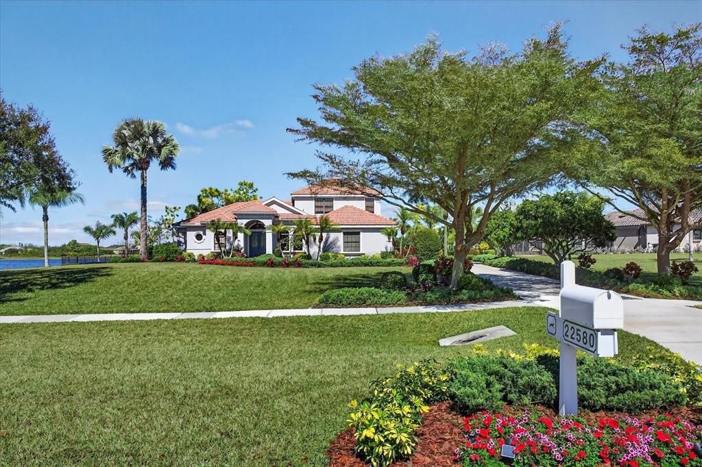 For Sale: $1,999,000 (4 beds, 3 baths, 3678 Square Feet)