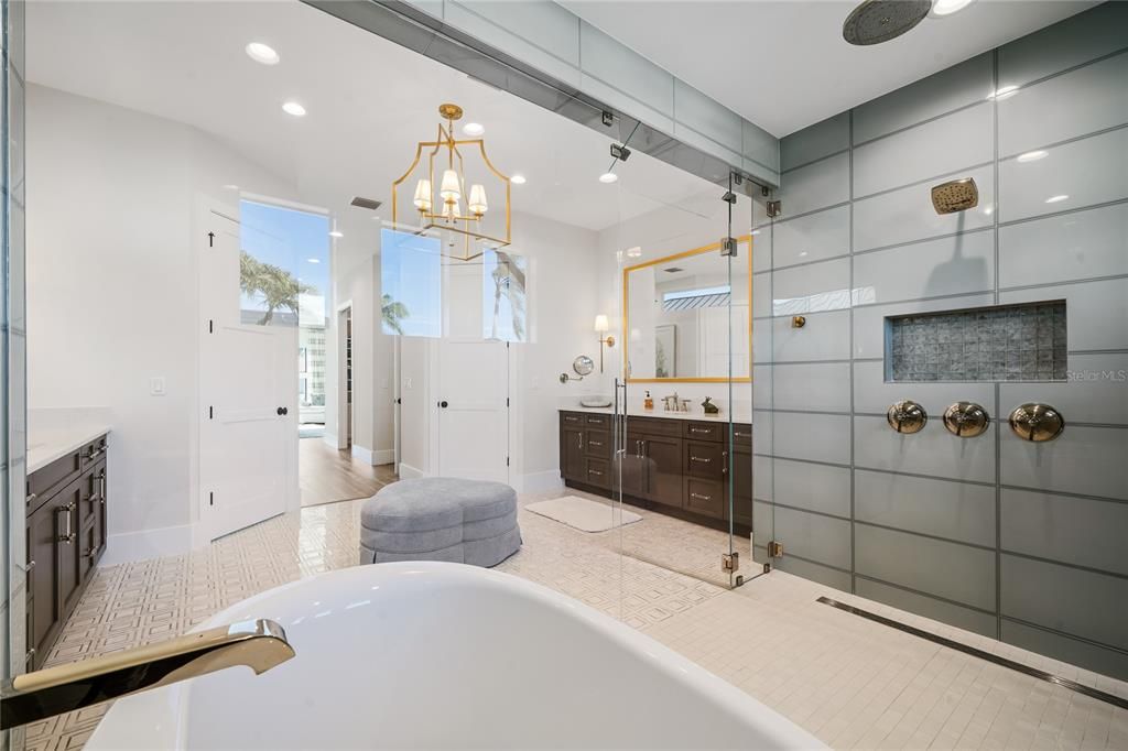Active With Contract: $4,395,000 (3 beds, 3 baths, 3748 Square Feet)