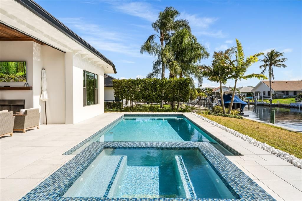 Active With Contract: $4,395,000 (3 beds, 3 baths, 3748 Square Feet)