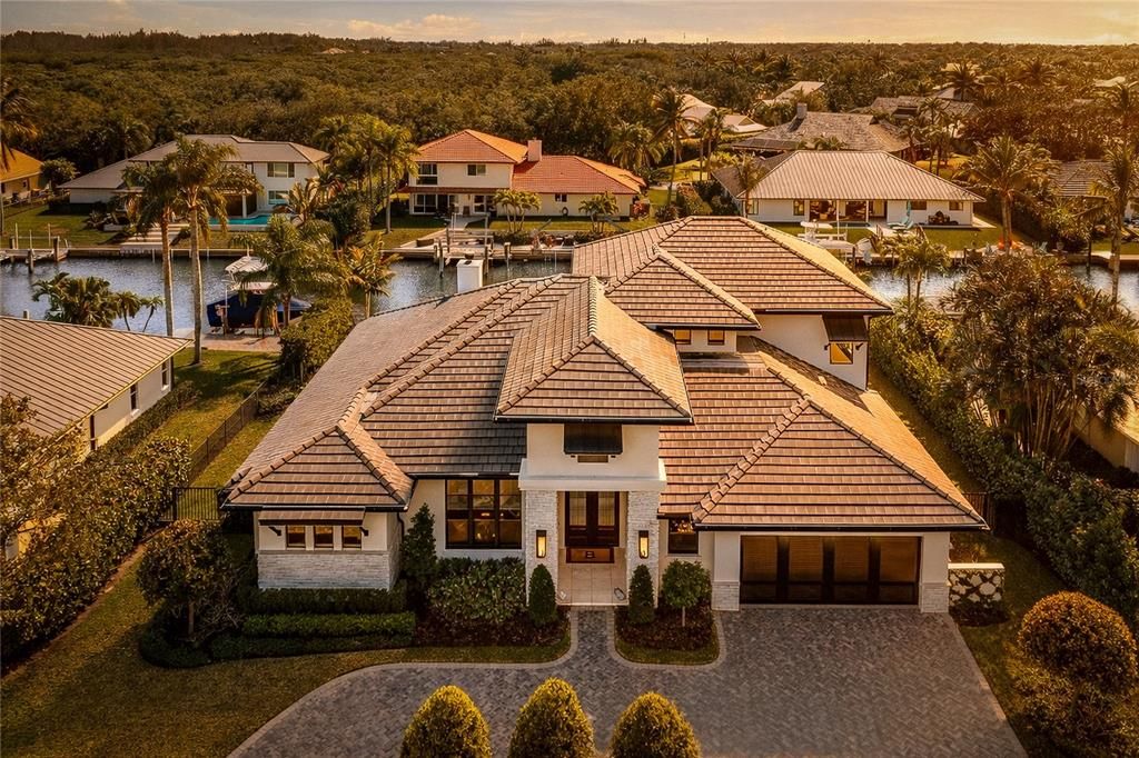 Active With Contract: $4,395,000 (3 beds, 3 baths, 3748 Square Feet)
