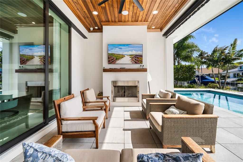 Active With Contract: $4,395,000 (3 beds, 3 baths, 3748 Square Feet)