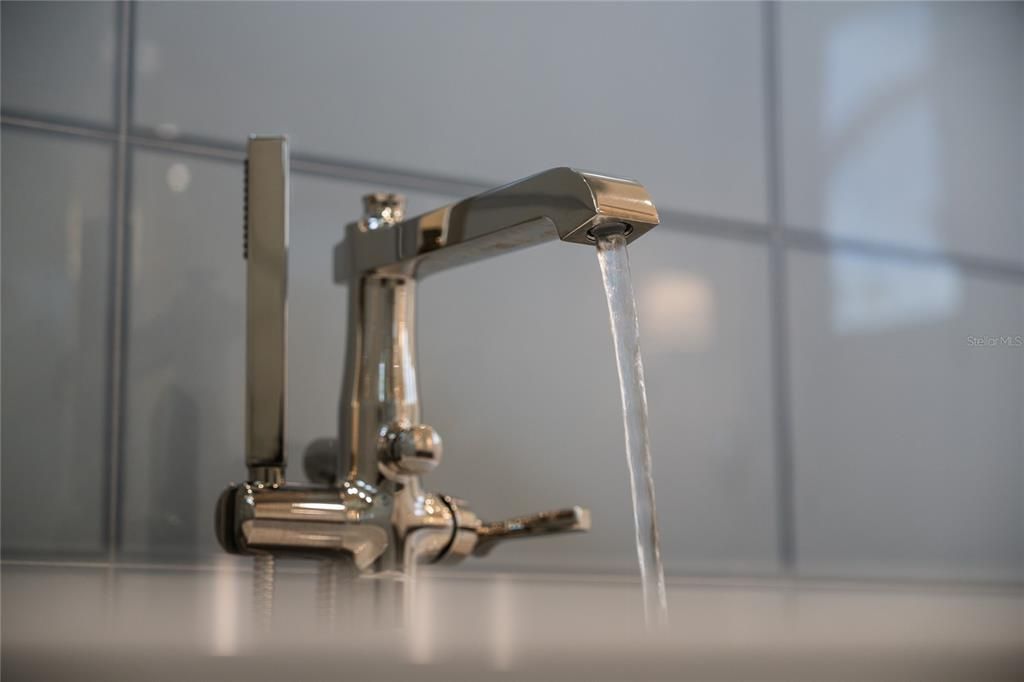 Active With Contract: $4,395,000 (3 beds, 3 baths, 3748 Square Feet)