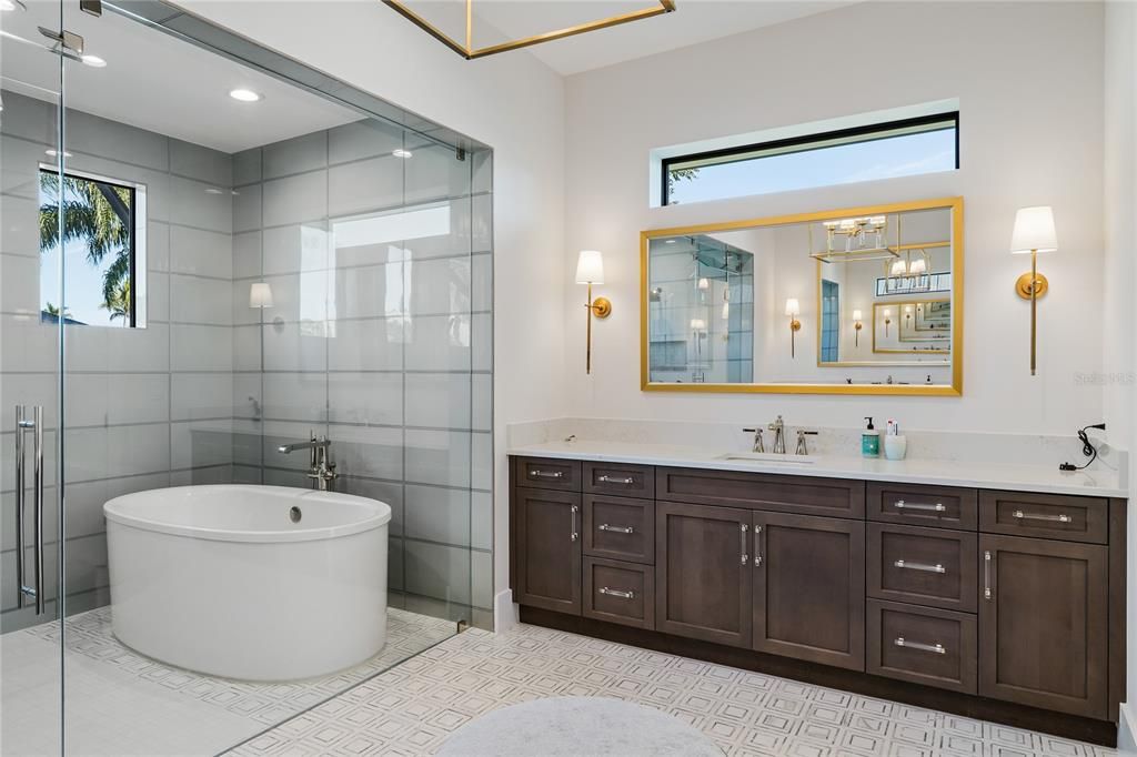 Active With Contract: $4,395,000 (3 beds, 3 baths, 3748 Square Feet)