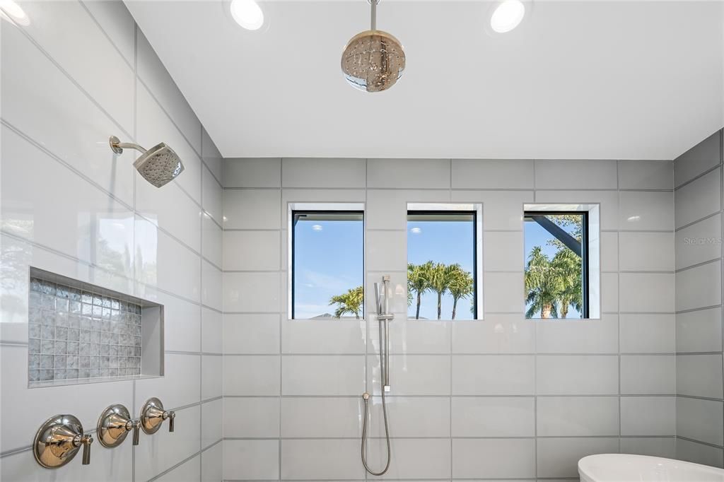 Active With Contract: $4,395,000 (3 beds, 3 baths, 3748 Square Feet)