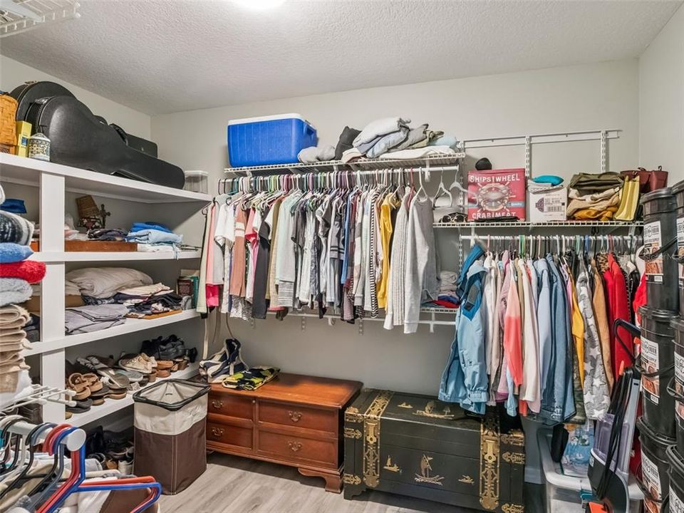 Activo con contrato: $315,000 (3 camas, 2 baños, 1586 Pies cuadrados)