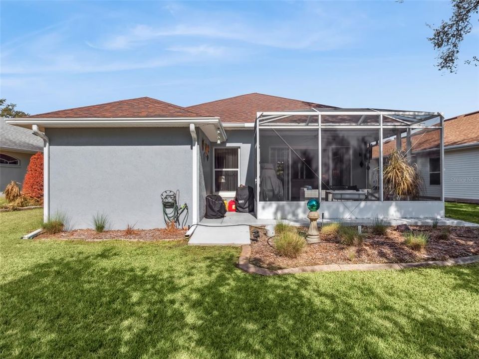 Activo con contrato: $315,000 (3 camas, 2 baños, 1586 Pies cuadrados)