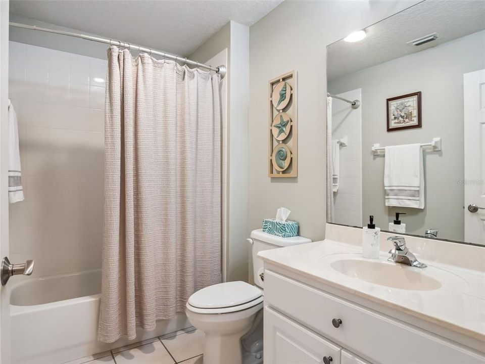 Activo con contrato: $315,000 (3 camas, 2 baños, 1586 Pies cuadrados)